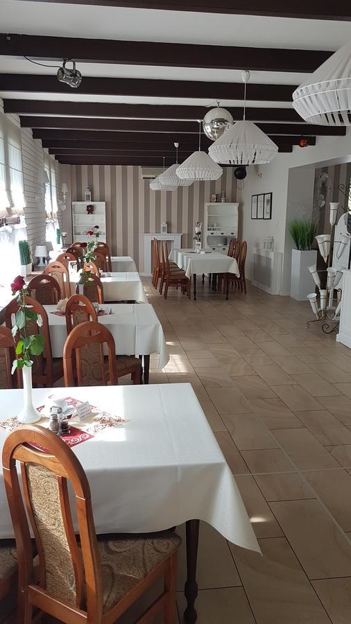 Restauracja I Noclegi Pod Sikorka Kobior Kültér fotó